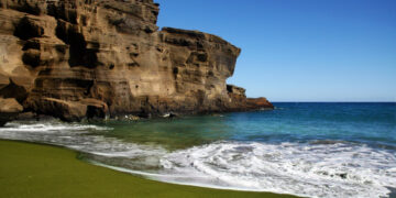 أغرب 7 شواطئ في العالم