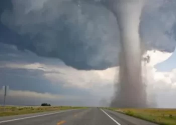 الكشف عن فوائد الأعاصير للأرض