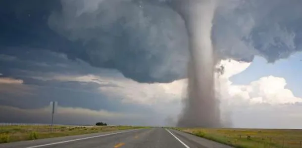 الكشف عن فوائد الأعاصير للأرض