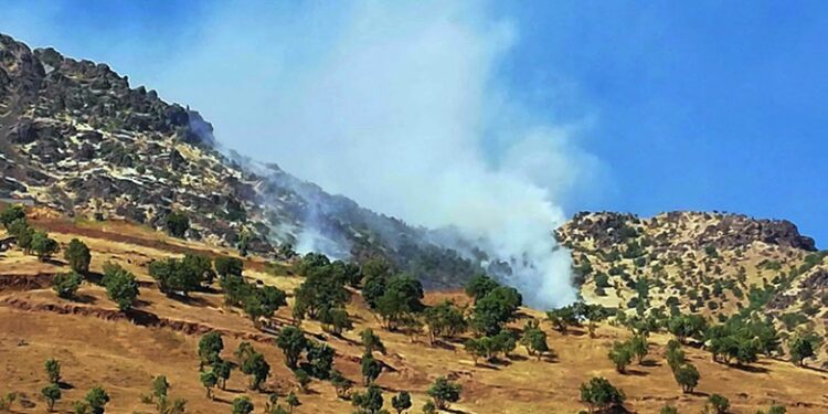 طائرة مسيرة تقصف مركبة في جبال قنديل