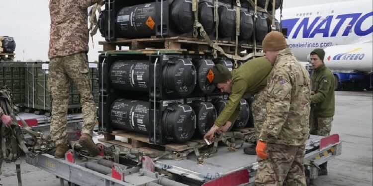 أميركا ستزود أوكرانيا بذخائر تحتوي على “اليورانيوم المنضب”