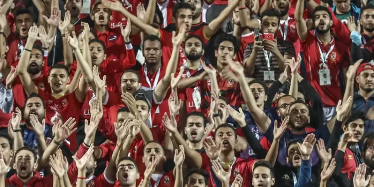 الهتاف الجماعي من الجَذّب إلى الإدمـــــان