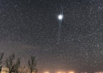 تقرير أمريكي يحــذر من “حطــــام أقمار صناعية” يهدد البشرية