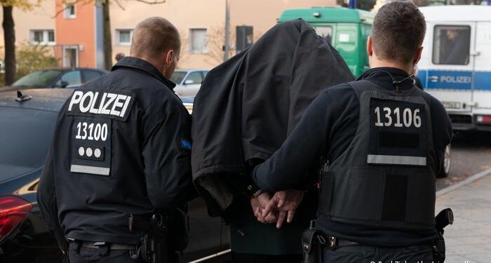 المانيا .. اعتقال عراقي “داعشي” نفذ جرائم إرهابية