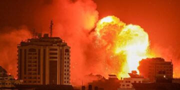 اسرائيل تعلن عن مهاجمة أكثر من 320 هدفا في غزة خلال الساعات الماضية