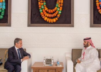 بن سلمان يبحث مع بلينكن التصعيد في غزة