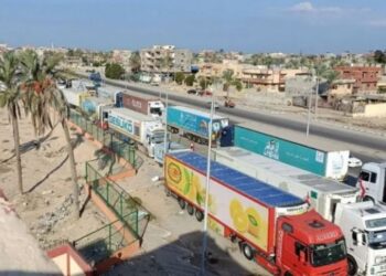 بدء دخول قوافـــل المساعدات الى غزة