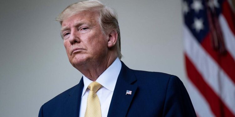 ترامب يتلقى غرامة ثانية قدرها 10 آلاف$ .. بسبب تعليقات “مسيئة” خارج المحكمة