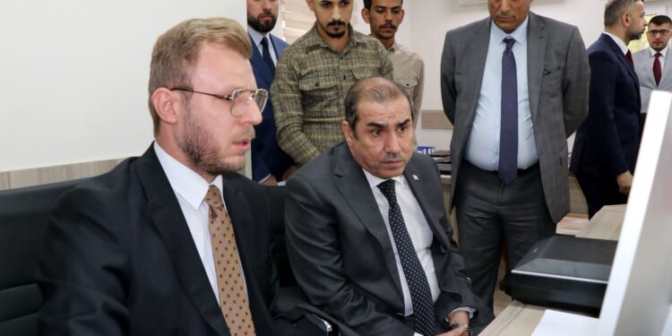 الاعلان عن اصدار اول جواز سفر الكتروني عراقي في تركيا