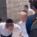 بالفيديو .. مستوطنون يهود “يبصقـــون” بالقرب من موكب للمصلين المسيحيين
