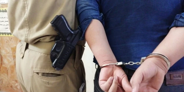 صلاح الدين .. اعتقـــال “ضابط  كبير” متورط بابتزاز مواطنة
