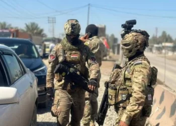 البصرة .. الإطاحة بضابط ساوم مواطنين لإنجاز معاملاتهم