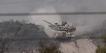 غزة .. أعـنف قصف جوي منذ بدء الحرب مع توغـــل بري إسرائيلي ومواجهات