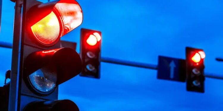 الاعلان عن المباشرة بنصب “الترفك لايت الذكي” لالتقاط المخالفات