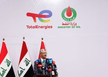 وزير النفط .. الوقود الأحفوري والطاقة النظيفة يحتاجان لــ”استثمارات ضخمة”