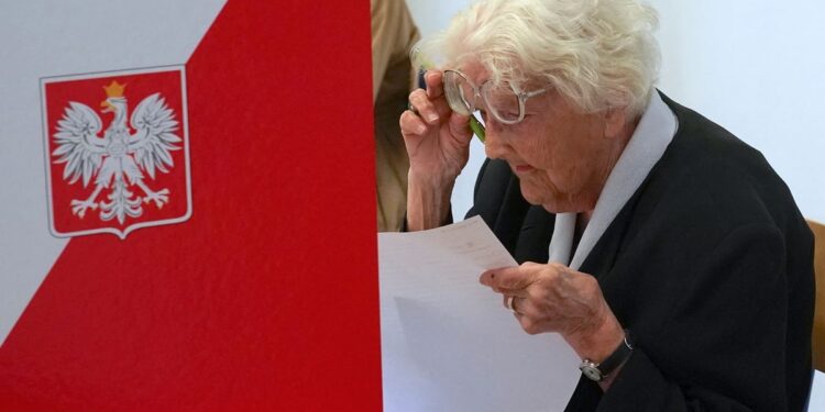 بولندا .. اختيار برلمانهم في أهم انتخابات منذ سقوط الشيوعية