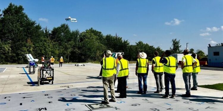 أمازون تعلن عن خطط لتوصيل الطلبات عبر المسيّرات