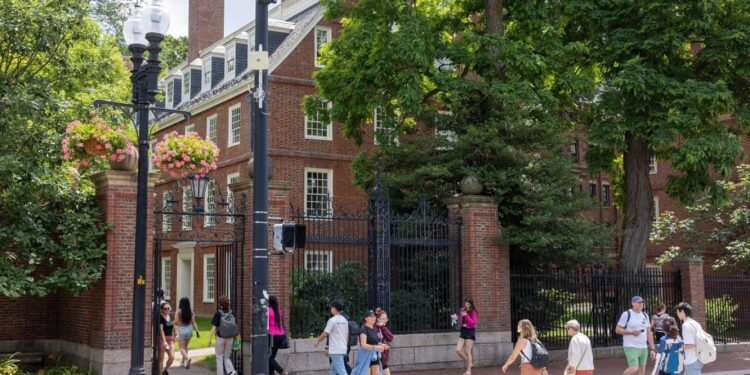 الصين تكشـــف جاسوسا يعمل لصالح امريكا