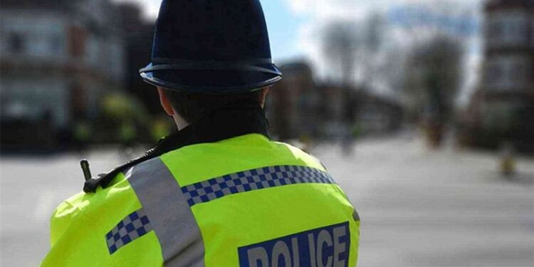 بريطانيا .. القضاء يحكم بحبس شرطي مدى الحياة “لابتـــزازه قاصرات”