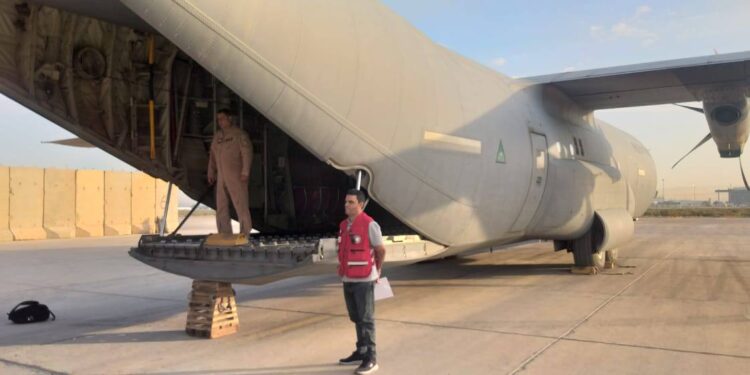 الاعلان عن شحن اكثر من 32 طن من المساعدات الغذائية الى غزة
