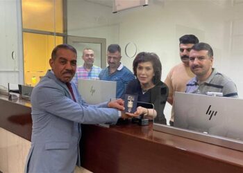 العراق يفتتح منظومة إصدار الجوازات الإلكترونية في الرياض