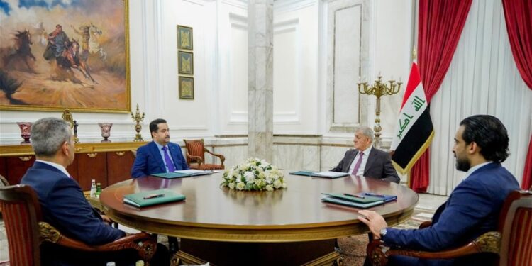الرئاسات تعقد اجتماعاً في بغداد لبحث مجمل الأوضاع والتطورات