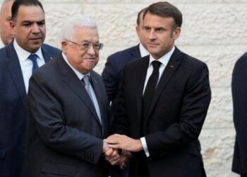 عباس يدعو لوقف “العدوان” على الفور وحماية الفلسطينيين
