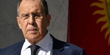وزير خارجية روسيا يناقش الصراع في الشرق الأوسط مع نظيره السعودي