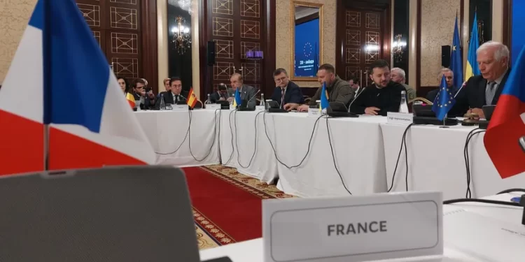 وزراء خارجية الاتحاد الأوروبي يجتمعون في كييف