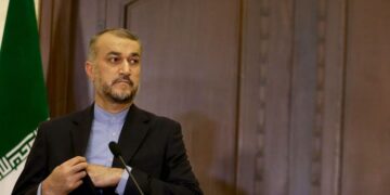 إيران تحذّر من اتســـــاع رقعة الحرب