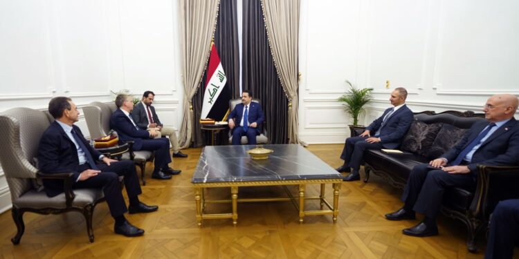 السوداني يستقبل مبعوث الرئيس الفرنسي