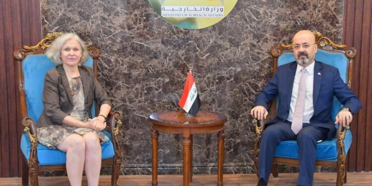 رئيس دائرة أوروبا يلتقي السفيرة الفنلندية