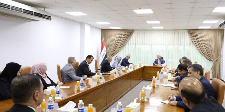 رئيس مجلس القضاء الاعلى يستقبل رئيس واعضاء الادعاء العام