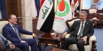 وزير النفط يلتقي سفير روسيا