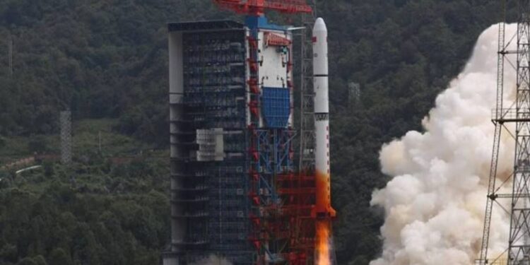 الصين .. اطلاق قمرا صناعيا جديدا “للاستشعار عن بعد”