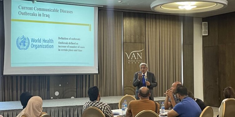 تدريب متطوعين على معالجة الامراض المعدية في العراق