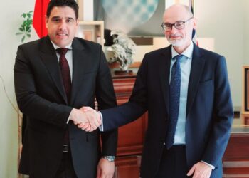 بابل توقع مع بنك بريطاني الملحق الاخير لتمــويل “مشروع مجاري الحلة الكبير”