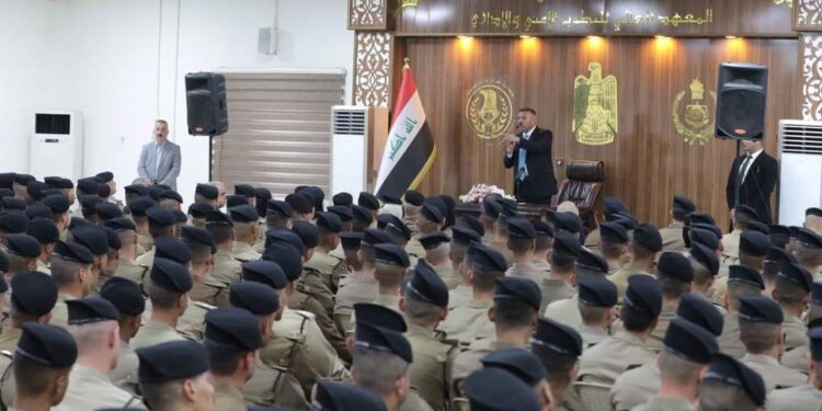 اجراء قرعة لاكثر من (500 ضابط) في وزارة الداخلية لتوزيعهم على مفاصلها وتشكيلاتها