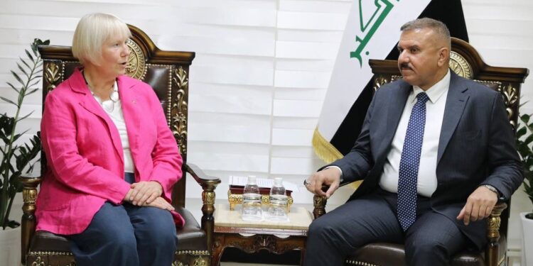 وزير الداخلية يلتقي السفيرة الالمانية