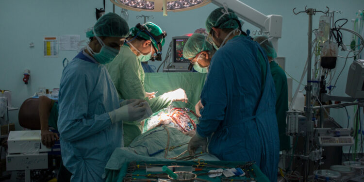 فيلم “إيراسموس في غزة” قصة حقيقية لطالب إيطالي اختار المدينة المحاصرة للدراسة فيها