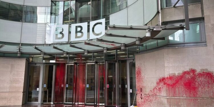 قطعت أرزاقهم بسبب تضامنهم مع غزة