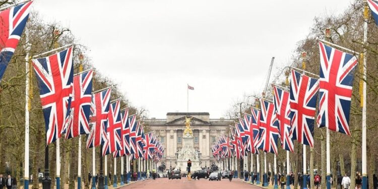 بريطانيا .. اتجاه لــمنع “المتحولات” من دخول أقسام المستشفيات النسائية