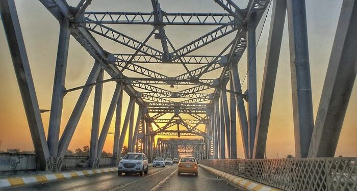 انتحـــار شابة  بإلقاء نفسها من أعلى جسر الصرافية