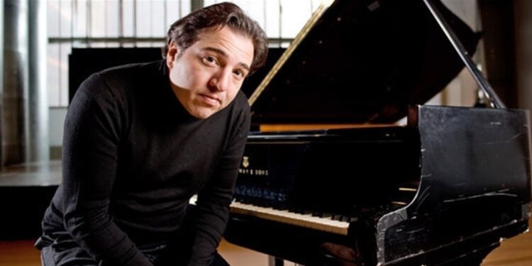 سويسرا تعاقب “عازف بيانو تركي” بسبب انتقاده إسرائيل