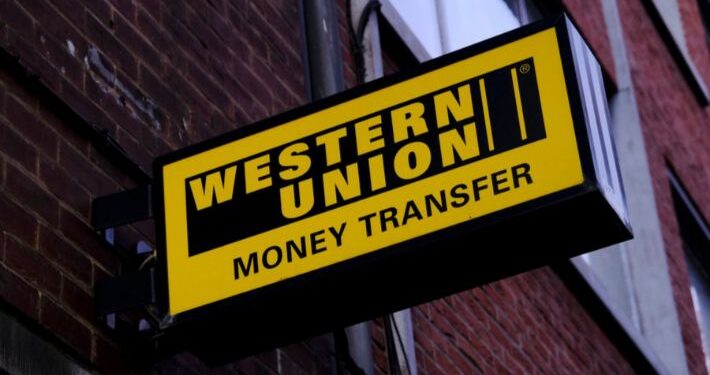 البنك المركزي يعلق خدمة (ويسترن يونيون) للتحويل المالي الدولي