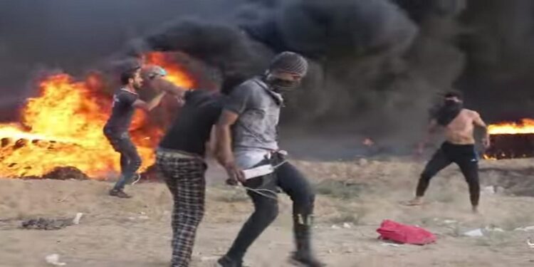 “رقصة الحرية” التي أداها المتضامنون مع أحداث غزة ,,, عبّر بها الهنود الحمر عن تشبثهم بالأرض