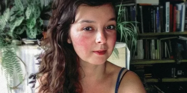 ممثلة إسرائيلية تتخلى عن جنسيتها تضامناً مع غزة