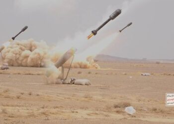 الحوثي يهدد “السفن الإسرائيلية” سنستهدفها في البحر الأحمر وباب المندب