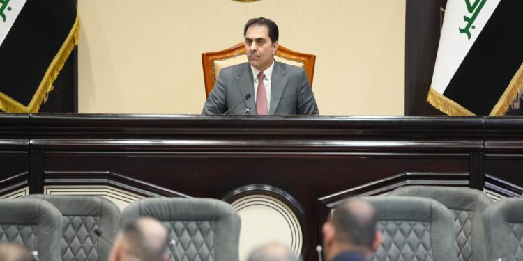 المندلاوي يفتتـــح الجلسة الاستثنائية للبرلمان