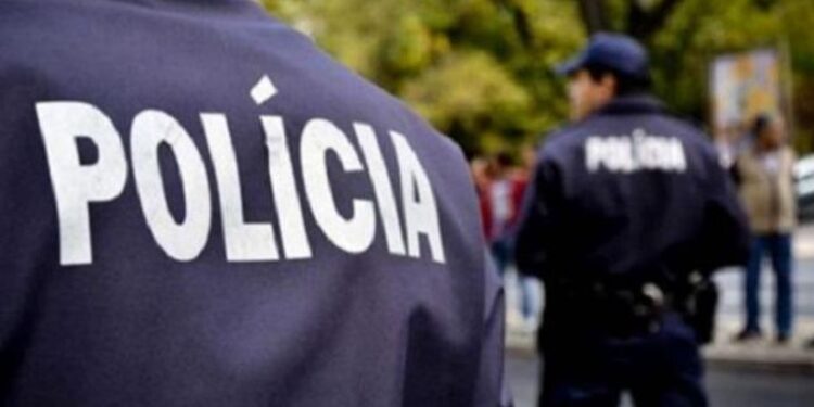 خطــأ ترجمة “يــورّط “سائحاً مع الشرطة.. “طلب قنبلة” في البرتغال